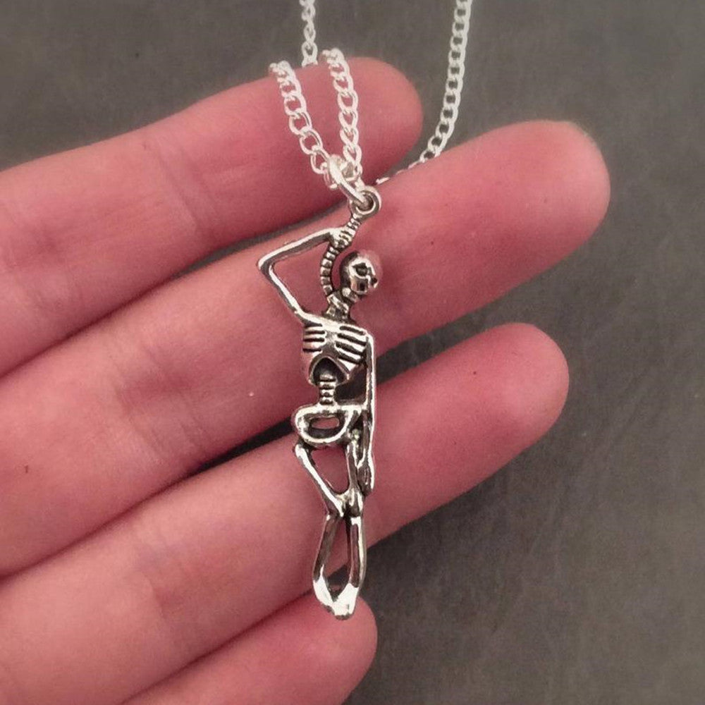 Hanging Skull Necklace Halloween Zombie Costume